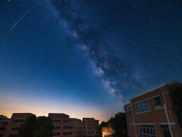 双子座流星雨在学校能看到吗